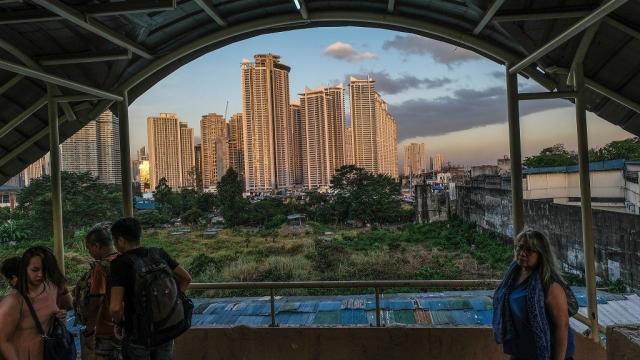 The ASEAN Catalytic Green Finance Facility is supporting the recently approved sustainable transport project EDSA Greenways in the Philippines. Photo credit: ADB.